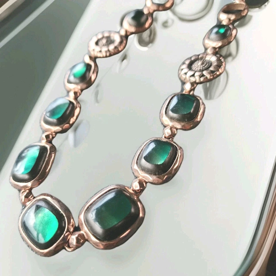 Collar Estación Girasol Liz Claiborne Grueso Verde Acrílico Tono Dorado 16" Foto 3 de 4