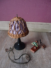 alte  Beleuchtung Stehlampe Nachttischlampe für Puppenhaus Puppenstube Zubehör