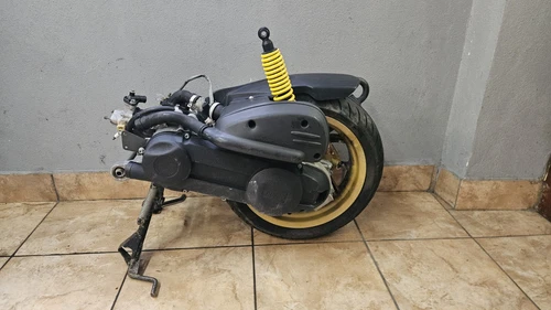Blocco Motore completo Aprilia sr 50 Iniezione ABL - 13.000KM "GUARDARE VIDEO" - Foto 12 di 23