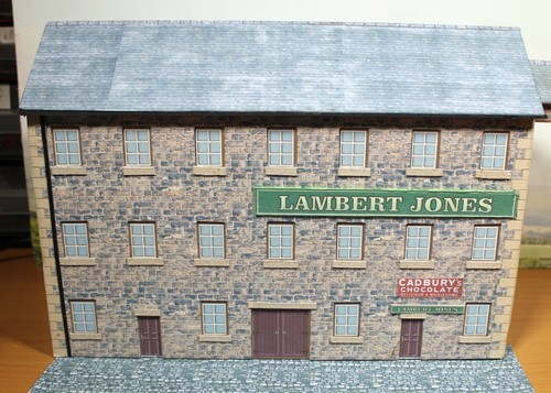 Stone built factory or warehouse, two buildings, "00" model railway buildings - Picture 4 of 8
