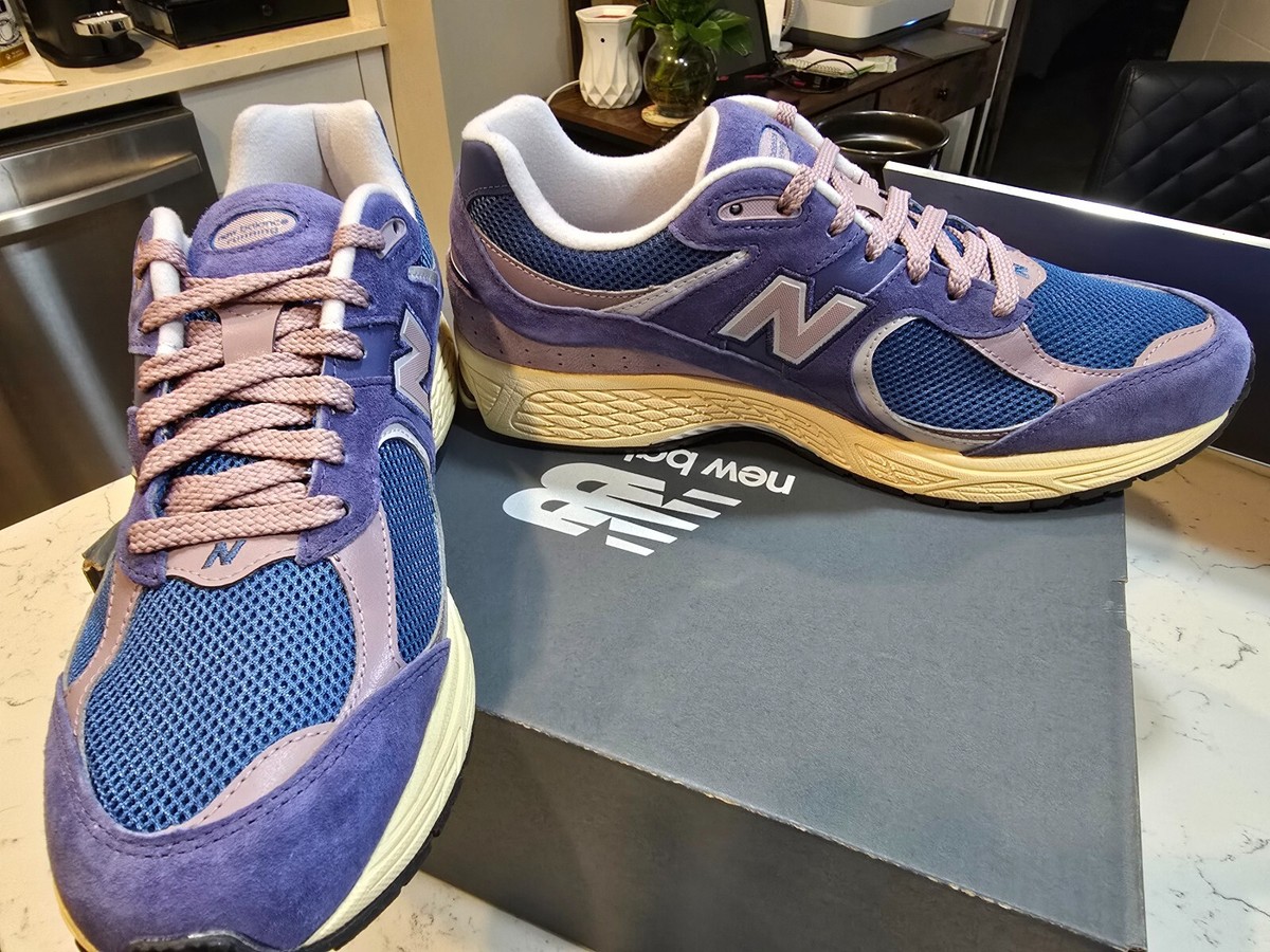 New Balance 2002R 
