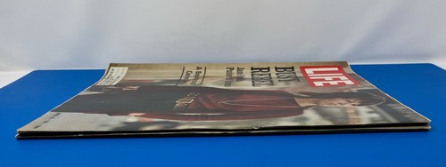 2 LIFE Magazines April 23, May 7, 1971, Jane Fonda Feminist Greer Vietnam - Picture 21 of 23