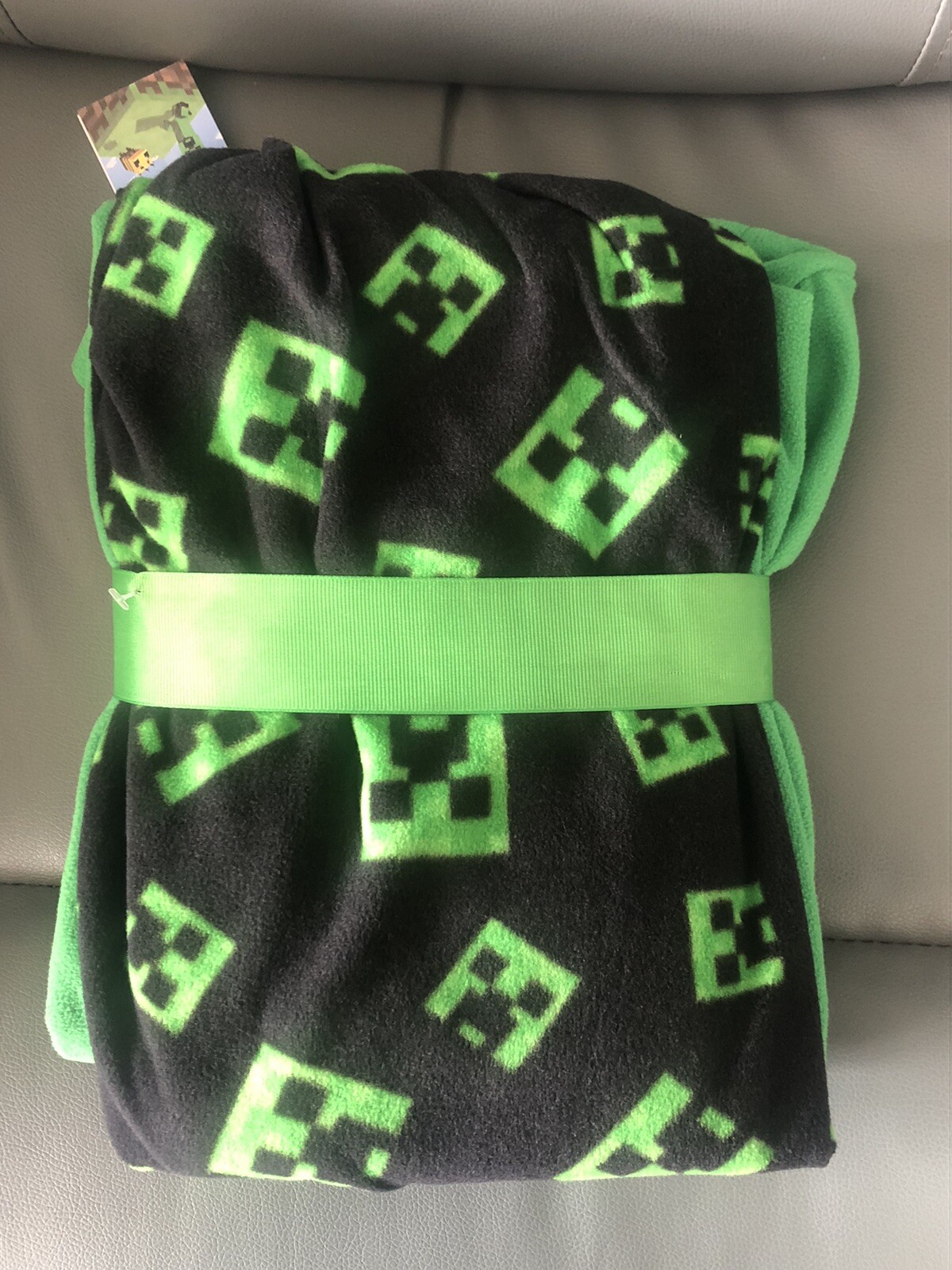Primark Minecraft Black & Green Soft Pajama Set for Ages 11-12 image 3
