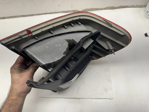 2002 2003 2004-05 BMW E46 325I 325XI 330I 330XI PASSENGER RIGHT TAIL LIGHT LAMP - Picture 4 of 6