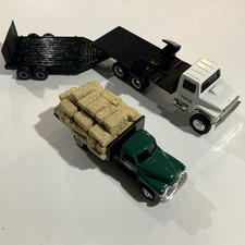 Vintage Die-Cast Replica John Deere Truck  Trailer Set 1/64 Scale Ertl