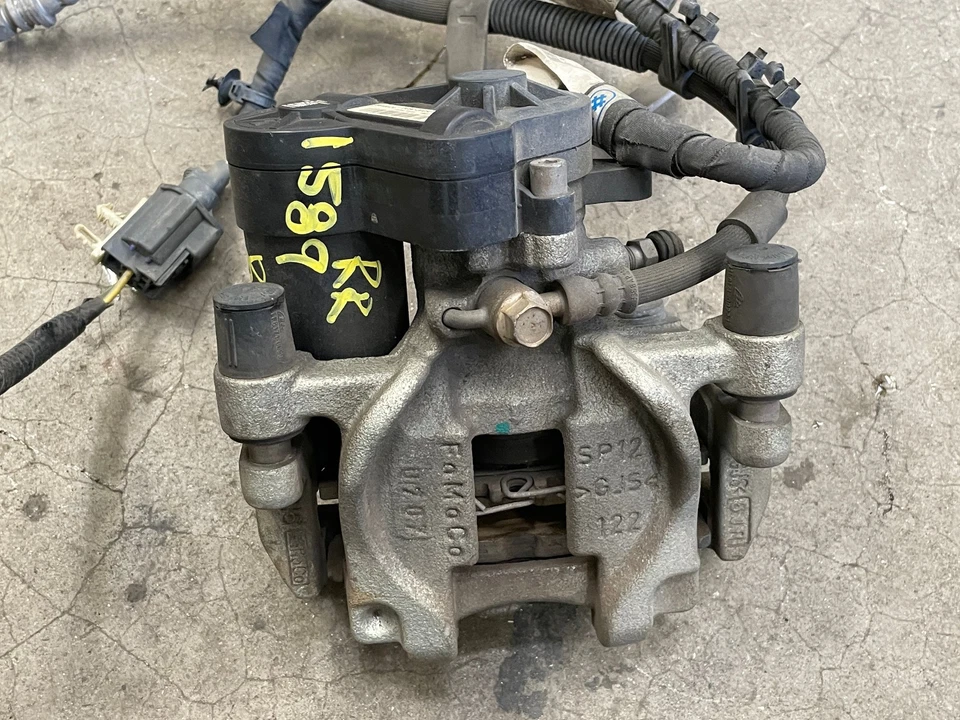 2017-2020 Lincoln Continental Rear Right Passenger Side Brake Caliper 1589 OEM - Image 2 of 4