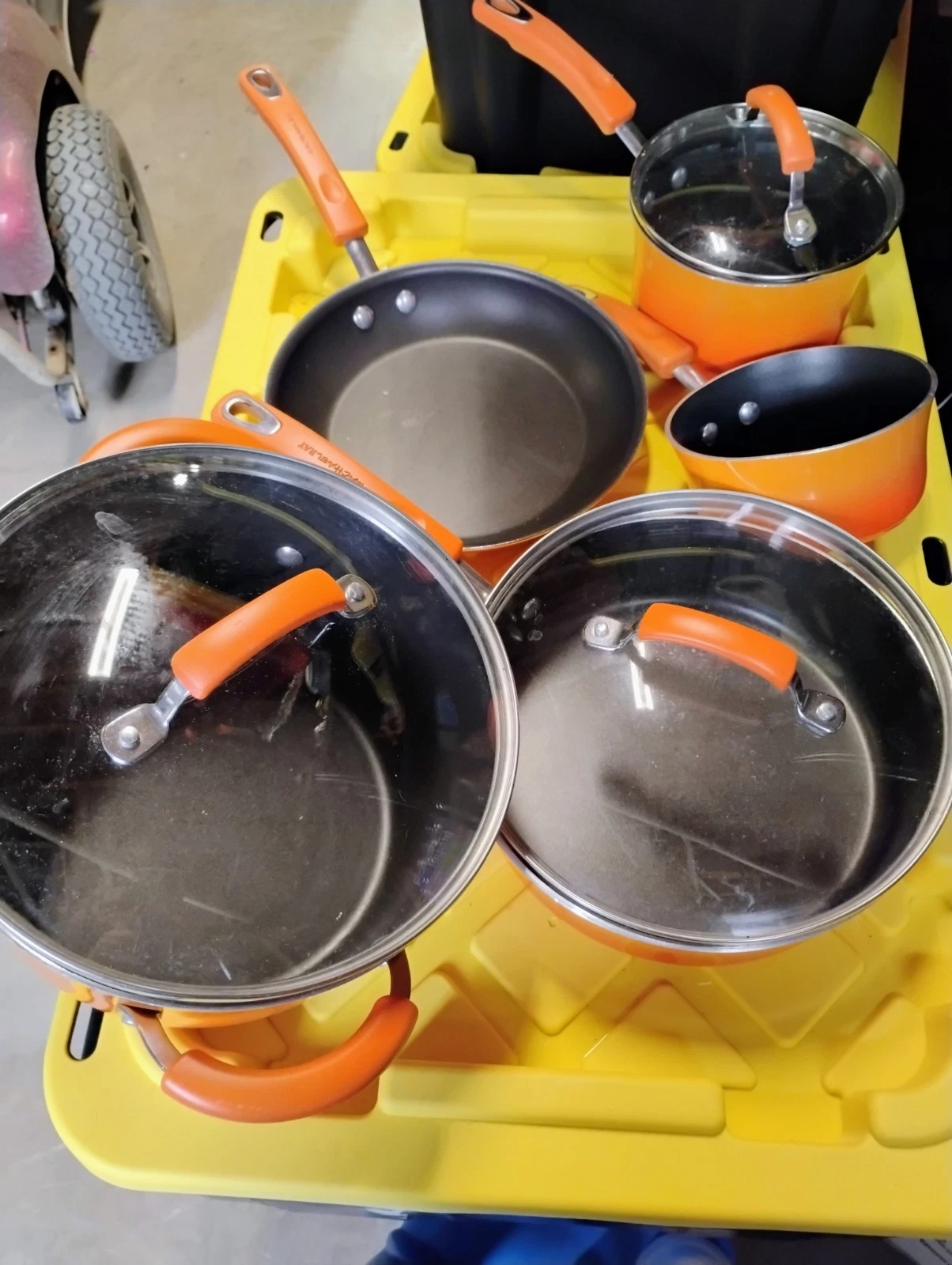 Racheal Ray Orange Non Stick Pots & Pans Set Pre Owned 8 pieces
Opens in a new window or tab