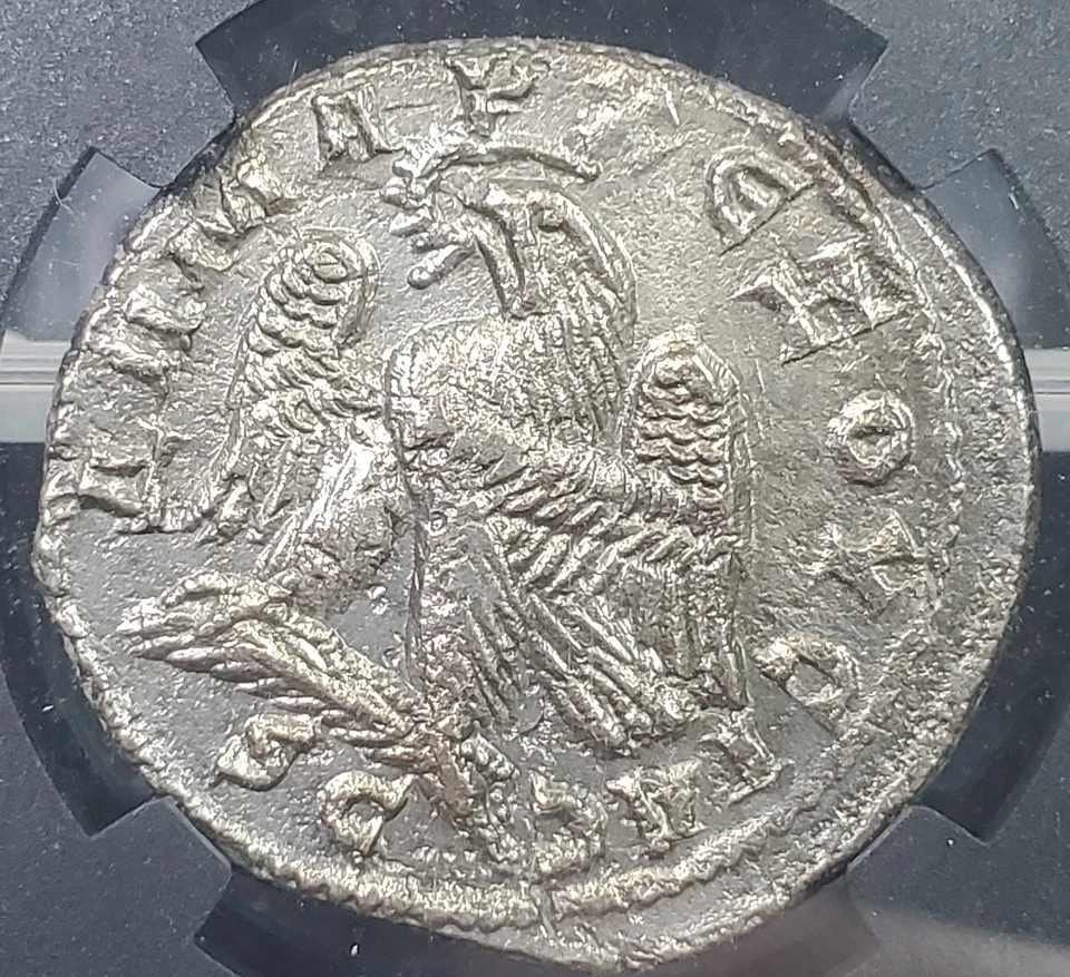 Trajan Decius 249-251, Imperio Romano-Bi Tetradrachm Vaultbox Odyssey - NGC CH XF Foto 4 de 4