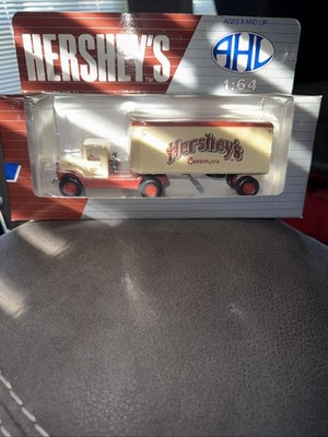 Hartoy AHL Hershey's Chocolate 1939 Mack BM American Highway Legends 1:64