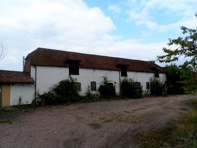 Foto A2 Stallblock zur ehemaligen Seven Stars Kneipe Knowl Hill\/SU8279 The S c2014