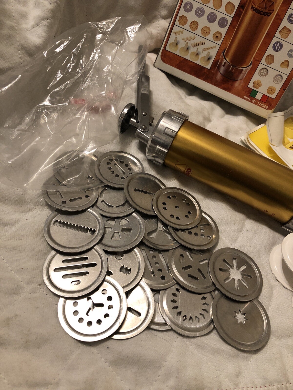 Marcato Atlas Vintage Biscuits Cookie Press 4 Tips and 20 Discs. Made