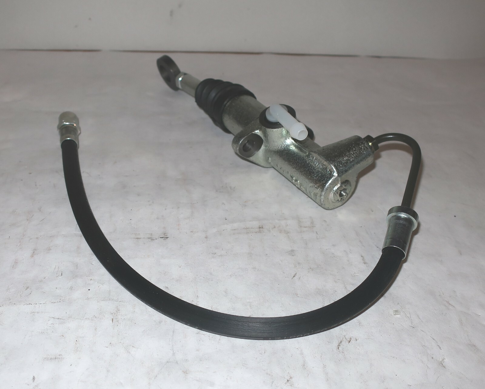 Maserati Biturbo  CLUTCH MASTER CYLINDER  pump *New* ZF Transmission 318220101i