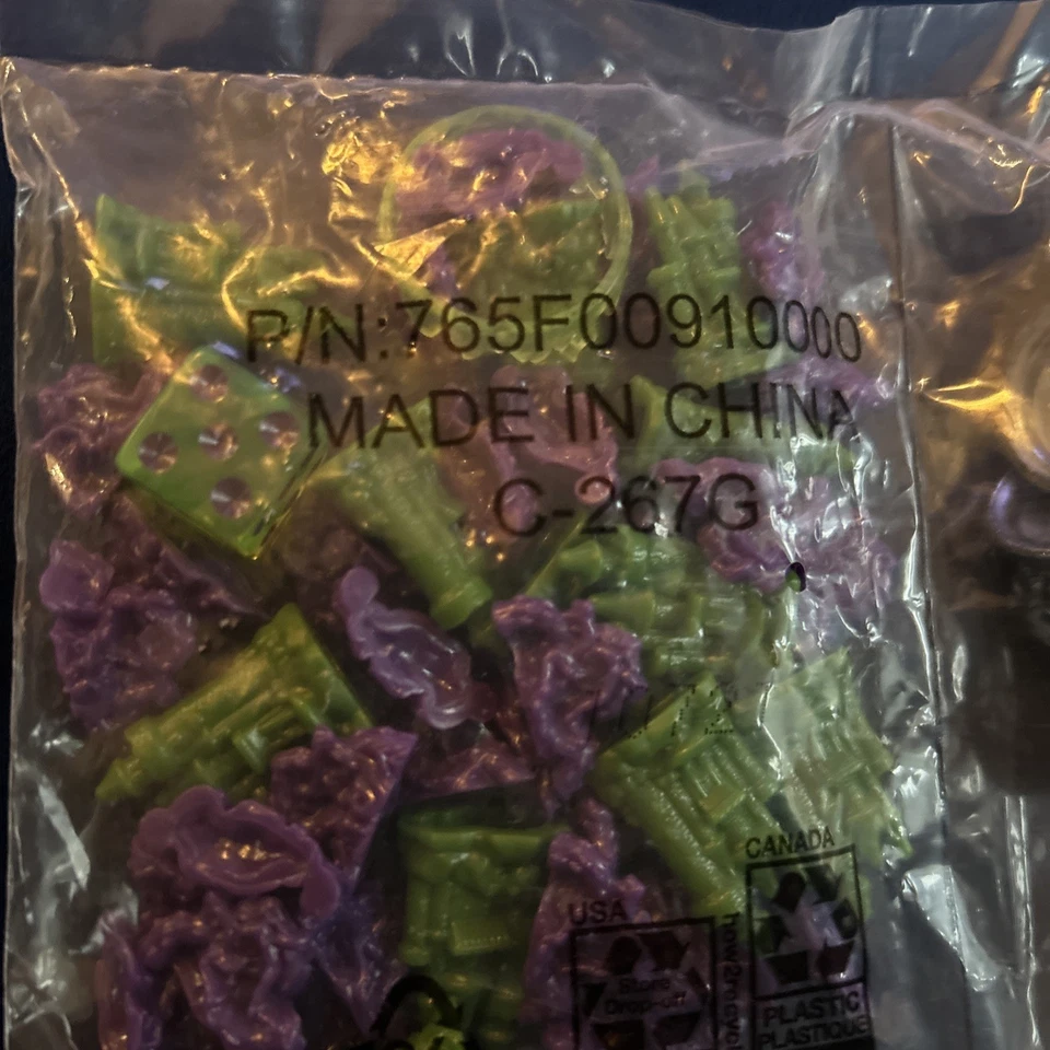 Piezas de juego de repuesto Monopoly Disney Villians. Nuevo, nunca abierto, como nuevo con dados Foto 3 de 4