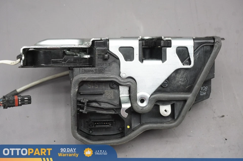 Módulo atuador de trava de porta lateral esquerda traseira BMW 550I 2010-2015 FABRICANTE DE EQUIPAMENTO ORIGINAL 7185687 - Imagem 4 de 4