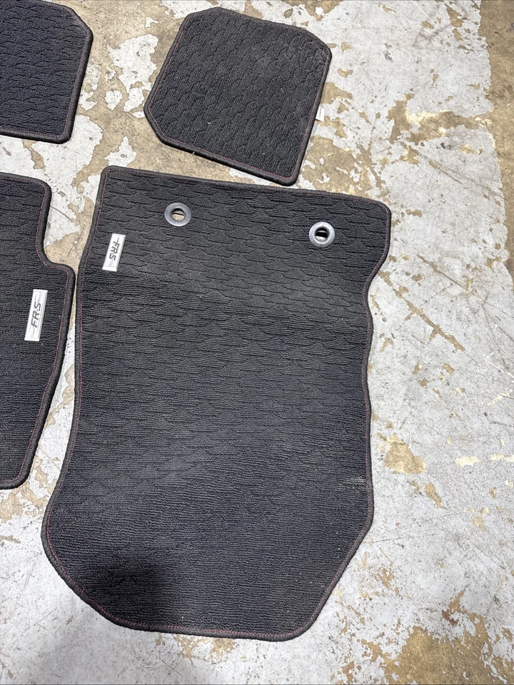 Juego de alfombrillas para Scion FR-S Subaru BRZ 2013-16 negras usadas Foto 3 de 4