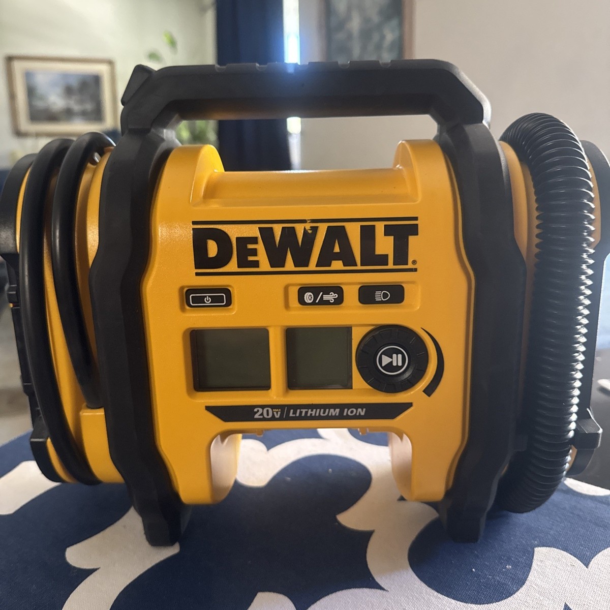 Lithium Ion Dewalt Dcc020ib 20v Max Cordless Inflator Dewalt