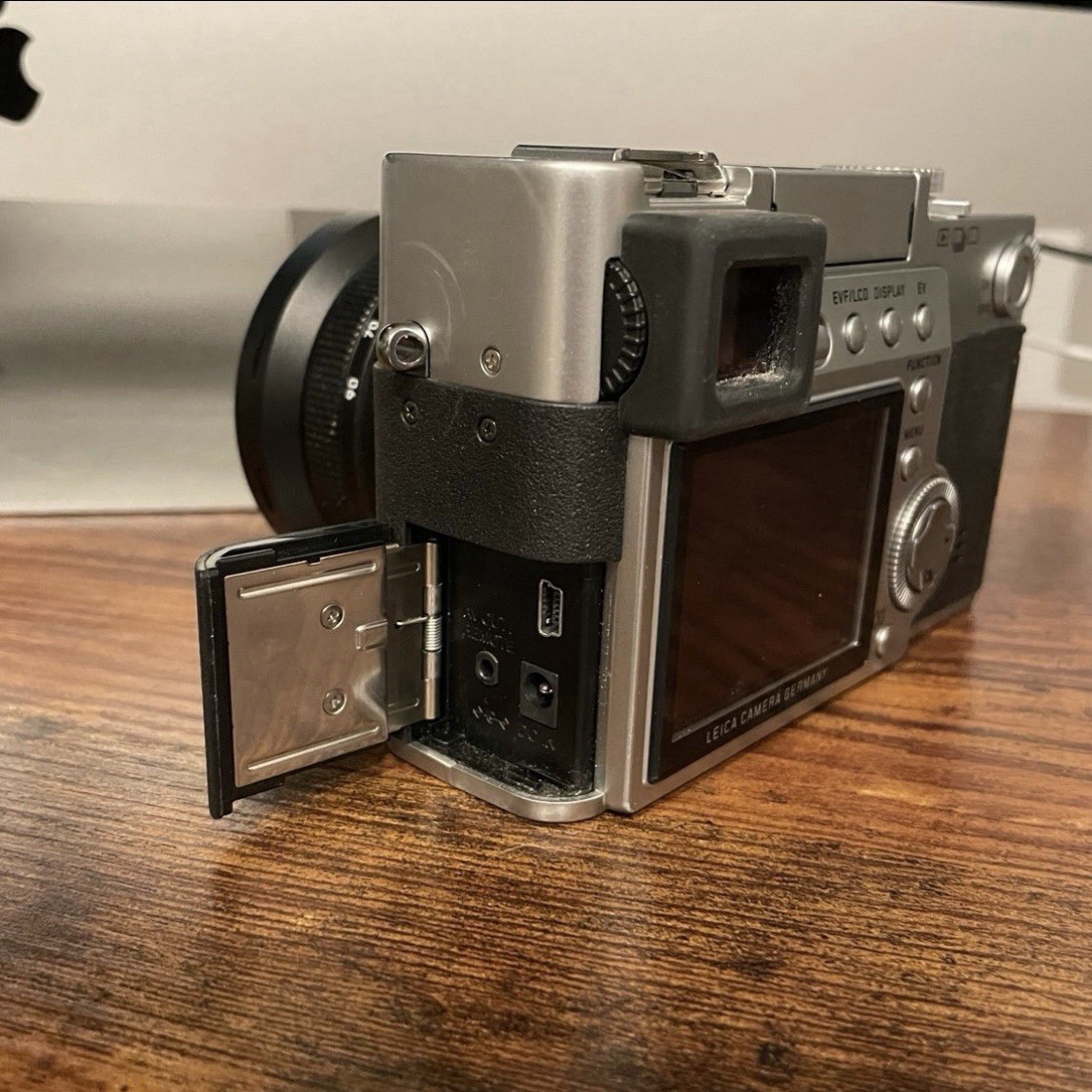 Leica Digilux 2 Digital Camera | eBay