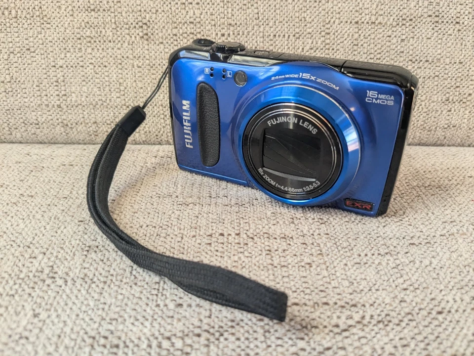 Fujifilm FinePix F Series F500 EXR 16.0MP Camera Blue -16GB SD w/ Battery TESTED - Image 2 of 4