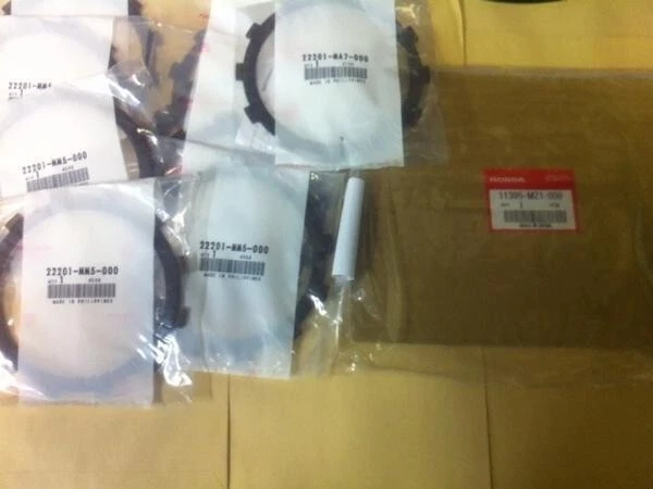Juego de discos de embrague originales Honda CB1000SF SC30 22201-MM5-000 NOS Foto 2 de 2