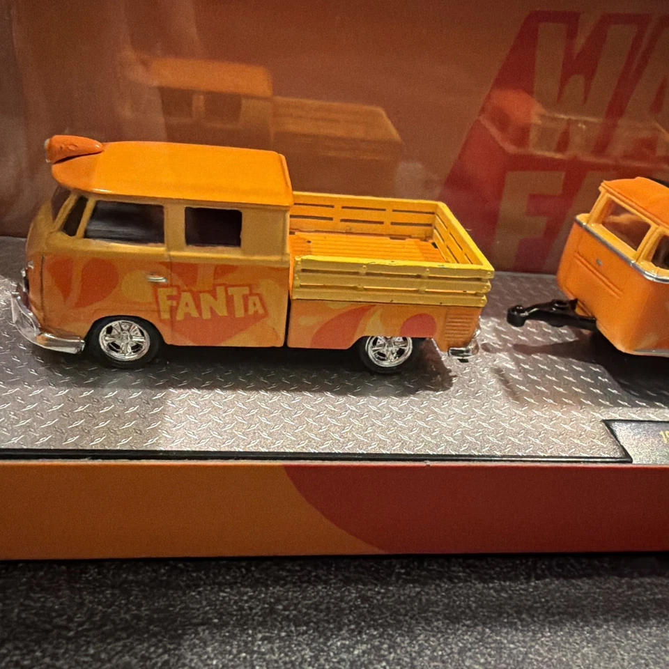 New M2 MACHINES 1960 VW DOUBLE CAB W/ TRAILER & 1960 VW 15 WINDOW BUS HAULER HTF - Image 2 of 4