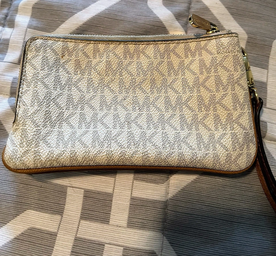 Muñequera Michael Kors Bedford iluminada vainilla/bellota monograma blanco roto nueva sin etiquetas Foto 4 de 4