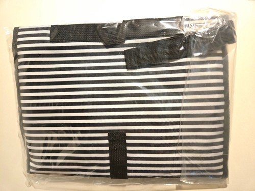 Simplily Co Overnight/Carry On Bag w/ Make up bag. Stripes- NIB - Picture 13 of 16