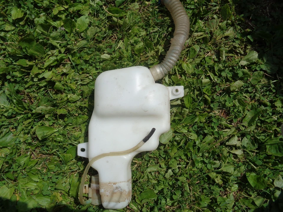 SUBARU LEGACY HATCH WINDSHIELD WIPER WASHER FLUID BOTTLE 1992, 1993,1994 - Image 2 of 3