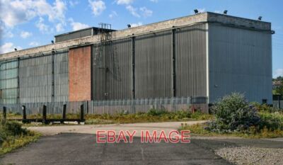 FOTO EINES DER WENIGEN VERBLIEBENEN GEBÄUDE IM KRAFTWERK DUNSTON. 2011