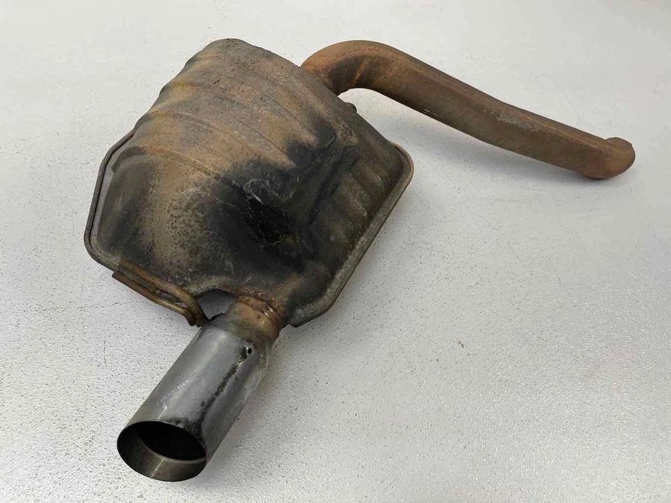 Silenciador de escape trasero derecho pasajero Chrysler 300 STR8 2005-2010 6,1 L FABRICANTE DE EQUIPOS ORIGINALES Foto 2 de 4