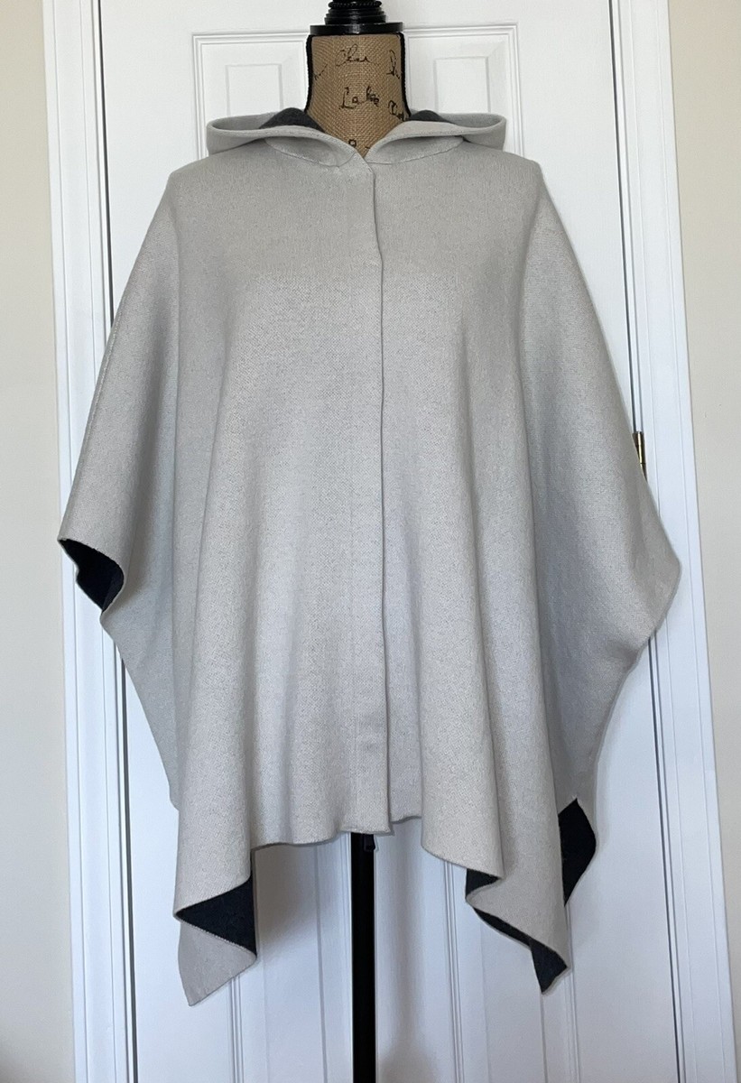 ポンチョ・ケープ BRUNELLO CUCINELLI MANTELLA CON CAPPUCCIO IN CASHMERE $4295.00 Brunello Cucinelli Cashmere Poncho with Monili
