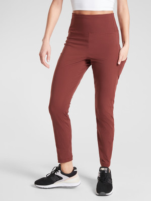 athleta trekkie hybrid crop