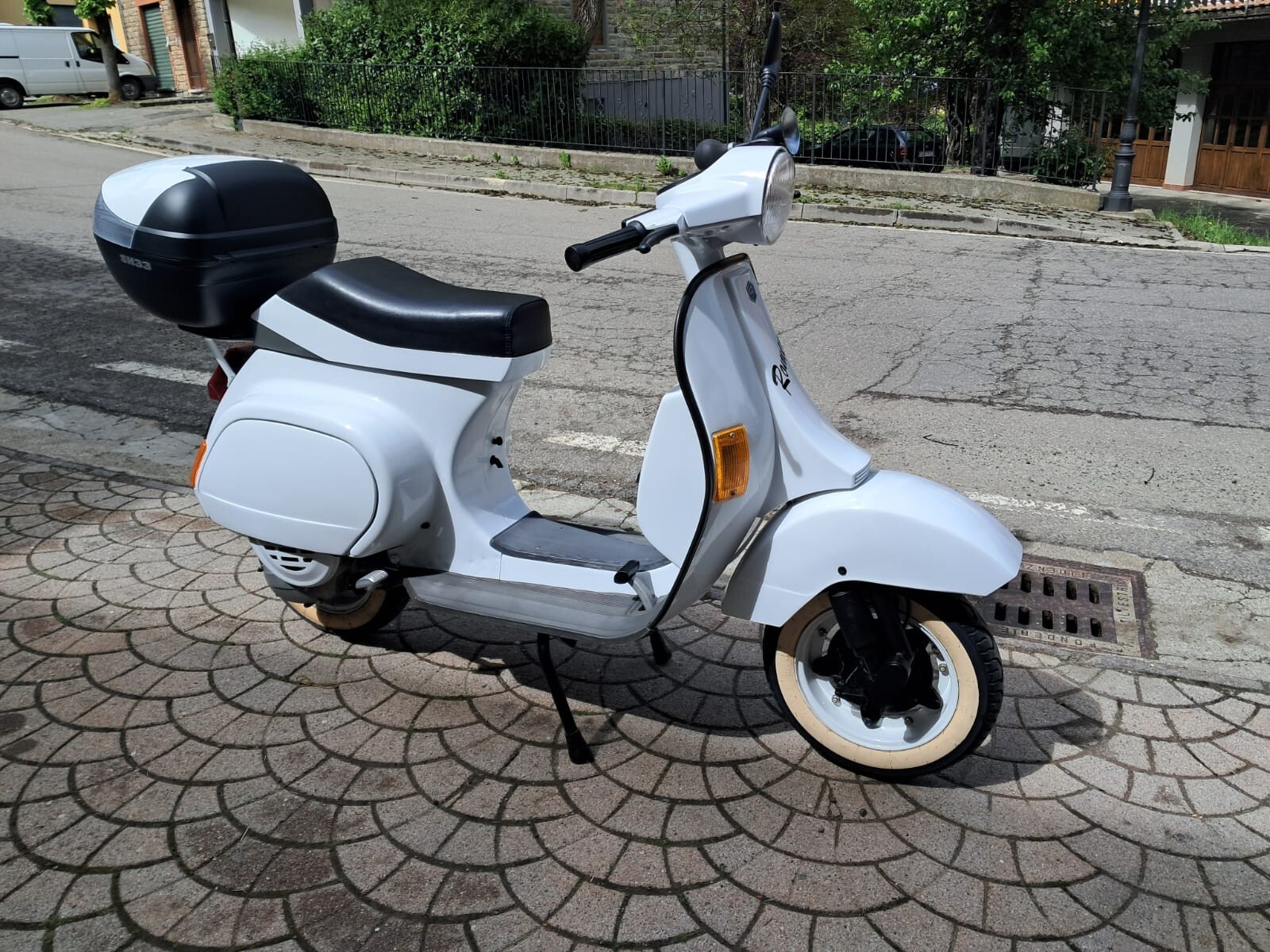 Foto 14 di 18