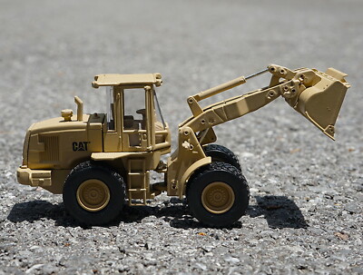 Norscot 1/50 CAT Military 924H Versalink Wheel Loader Diecast