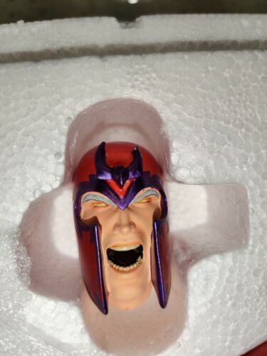 Magneto Action Statue Bowen Designs 371/1100 Jason Smith Used CHIPPED HELMET - Picture 2 of 10