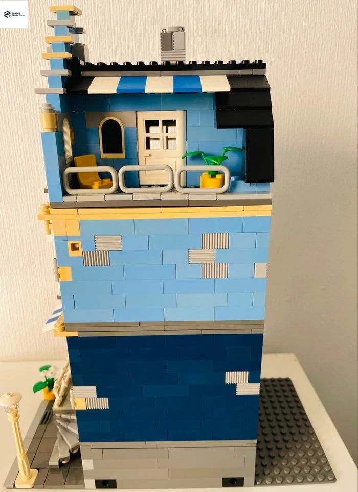 LEGO Creator Expert Modular Buildings Market Street 10190 In 2007 Used Retired - Image 2 of 4