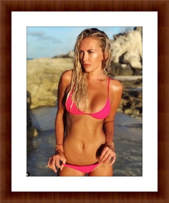 Paulina Gretzky 8.5 x 11 Candid Color Unframed Collectable Photograph