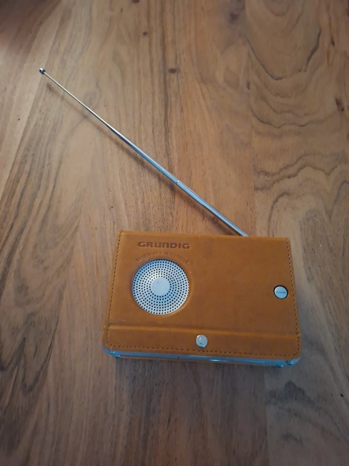 Radio Grundig YB-P 2000 Porsche