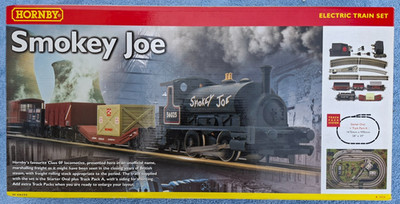 Hornby R1036 ~ Spur Oo ~ Smokey Joe Zugset ~ NEUWERTIG ~ SIEHE BILDER ~ KOSTENLOSER VERSAND