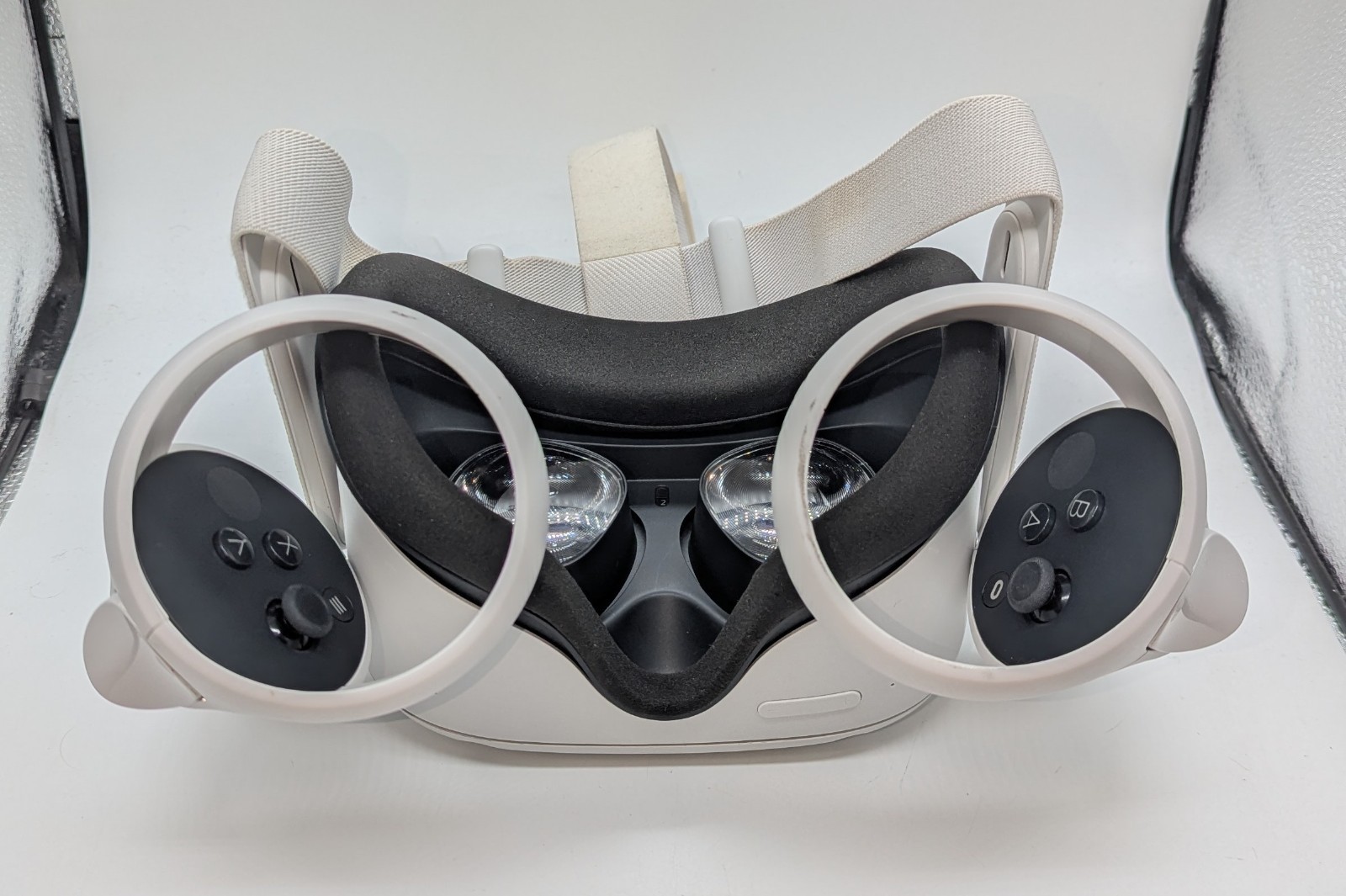 Meta Quest 2 256GB VR With 2 Controllers Tested Working + Charging Dock (B) image 8