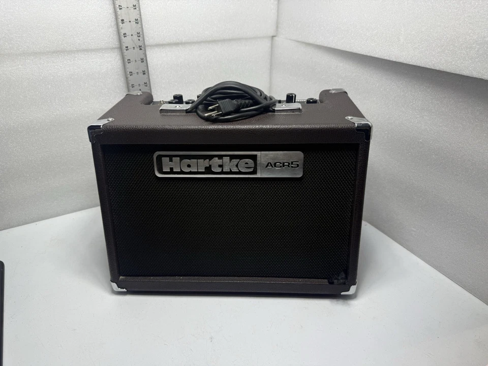 Amplificador de Guitarra Acústica Hartke ACR5, Combo de Viaje Compacto 50 Watt Foto 2 de 4