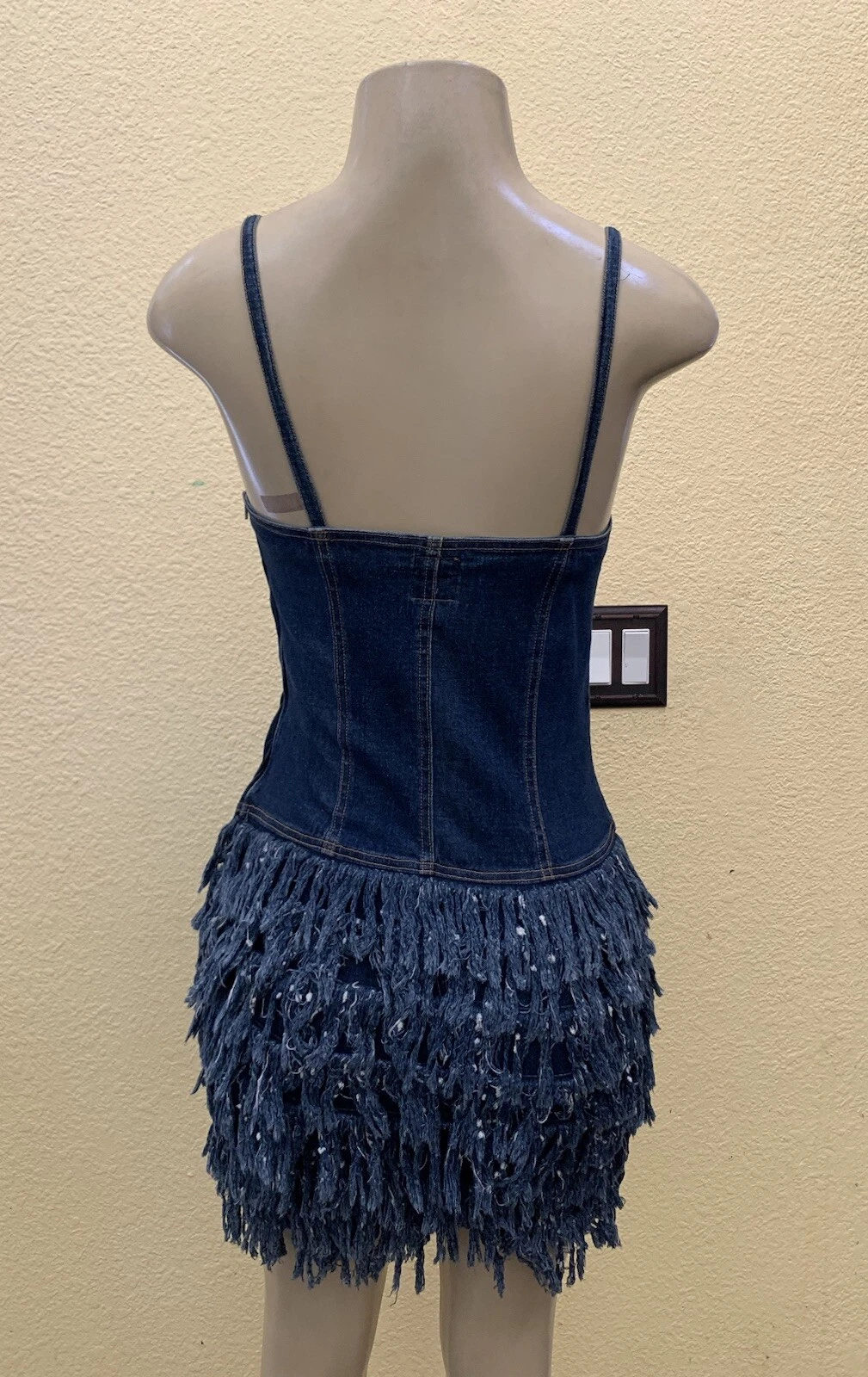 Mini abito vintage Moschino Jeans taglia 8 blu spaghetti strap denim con frange