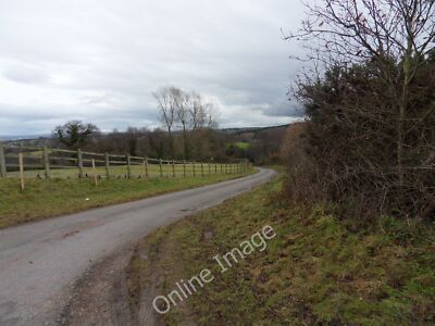 Foto 12x8 eingezäunter Weg Feuerstein\/Y Fflint Nebenstraße führt nach Feuerstein. c2011
