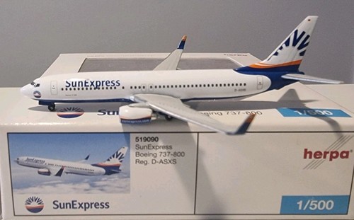 HERPA WINGS / Sun Express Boeing 737-800 D-ASXS 519090 - Imagen 8 de 9