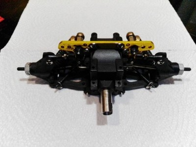 Carson CR 2 + 4 On Road Limited Edition Gold Hinterachse im Traumzustand