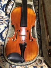 4/4 Suzuki No. 520 Violin Comes with Suzuki Case, Suzuki Bow, Kun Shoulder Rest