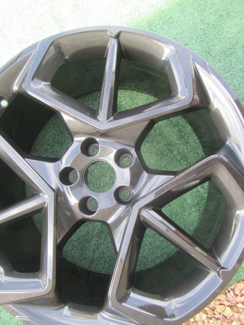 (1) MASERATI MC20 OEM FACTORY FRONT 20X9 WHEEL RIM DARK GREY COLOR 670163875