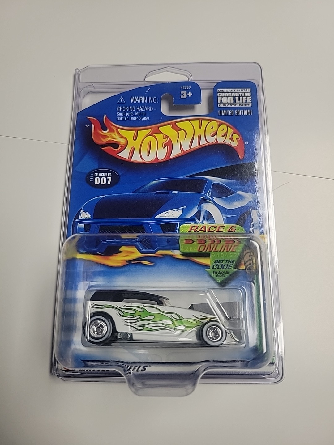2002 HOT WHEELS Treasure Hunt PHAETON 7/12 COLLECTOR #007 54327 White mint wcase