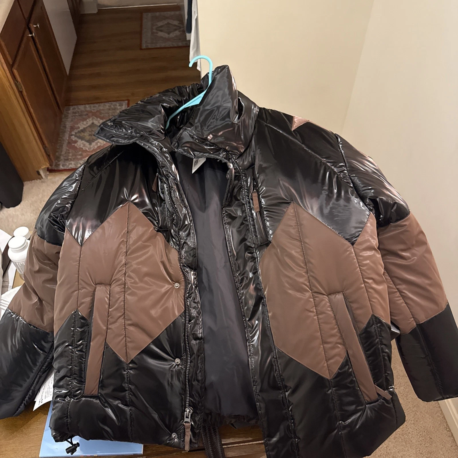 Forever 21 Men’s Black/Cocoa Puffer Jacket