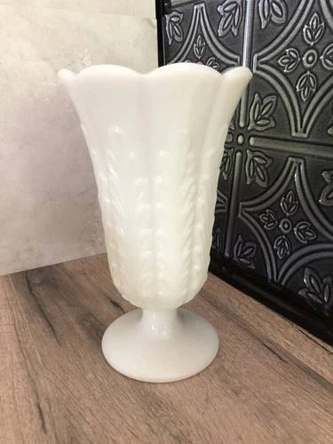 Vintage Vase E O Brody Co Large White Milk Glass Flower Fern 9 inch M5200