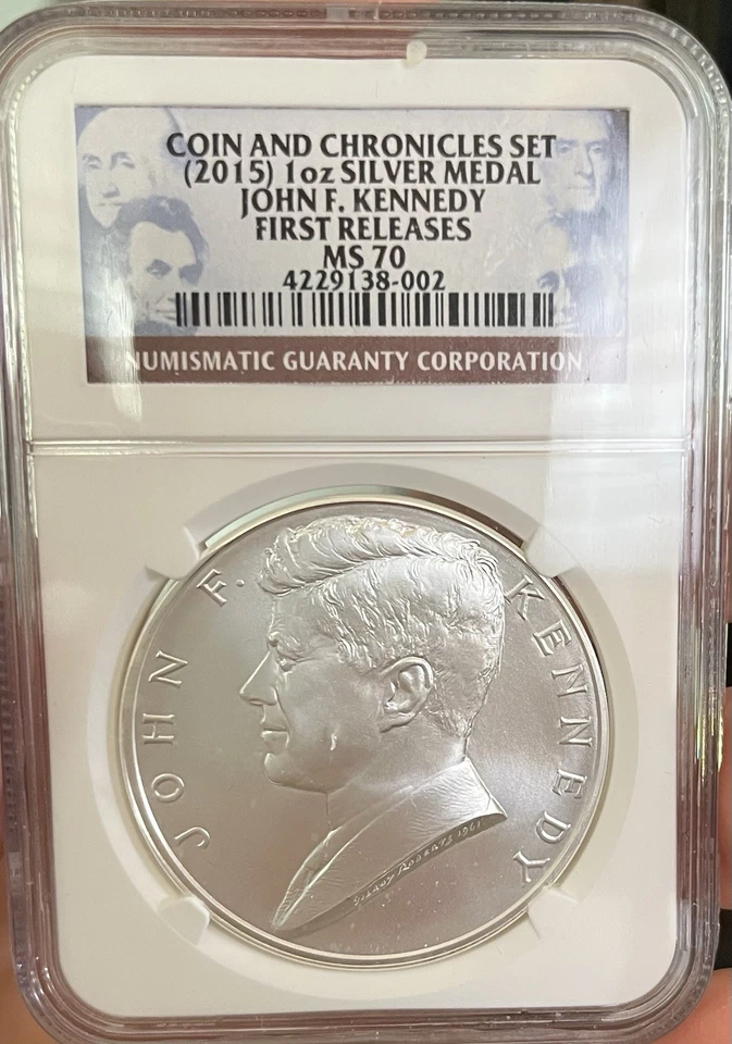 2015-P NGC PF69 Reverse Proof $1 MS70 Silver Kennedy Coin & Chronicles Set + Box - Image 4 of 4